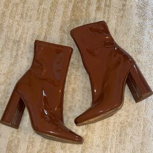 Steve Madden Lynden Glossy Chestnut Heeled Boots